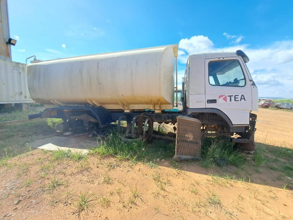 Camião Cisterna Volvo FM 400 · Samba Caju — image 4