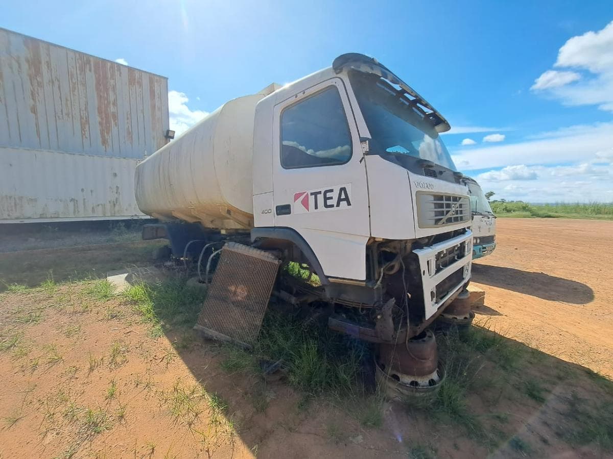Camião Cisterna Volvo FM 400 · Samba Caju — image 11