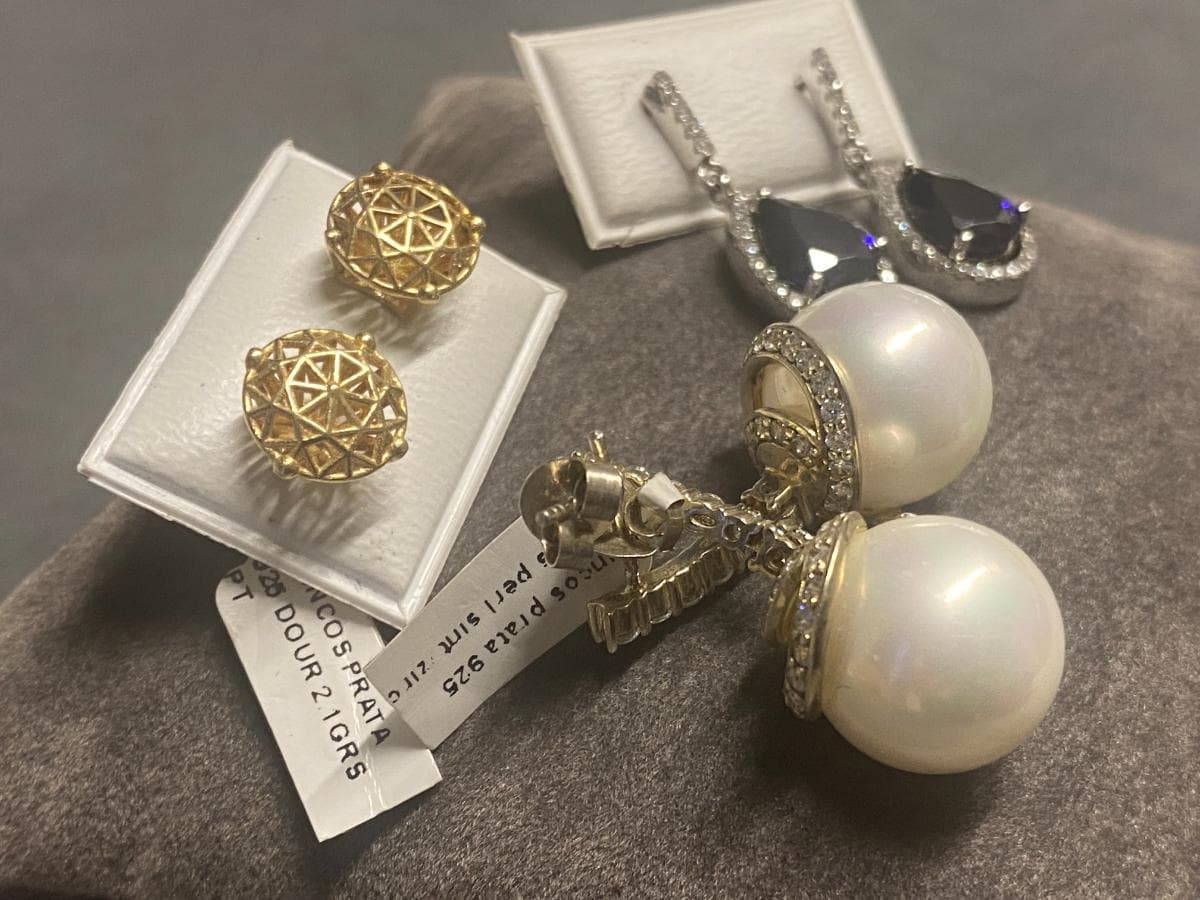 Earrings in silver and other materials — image 3