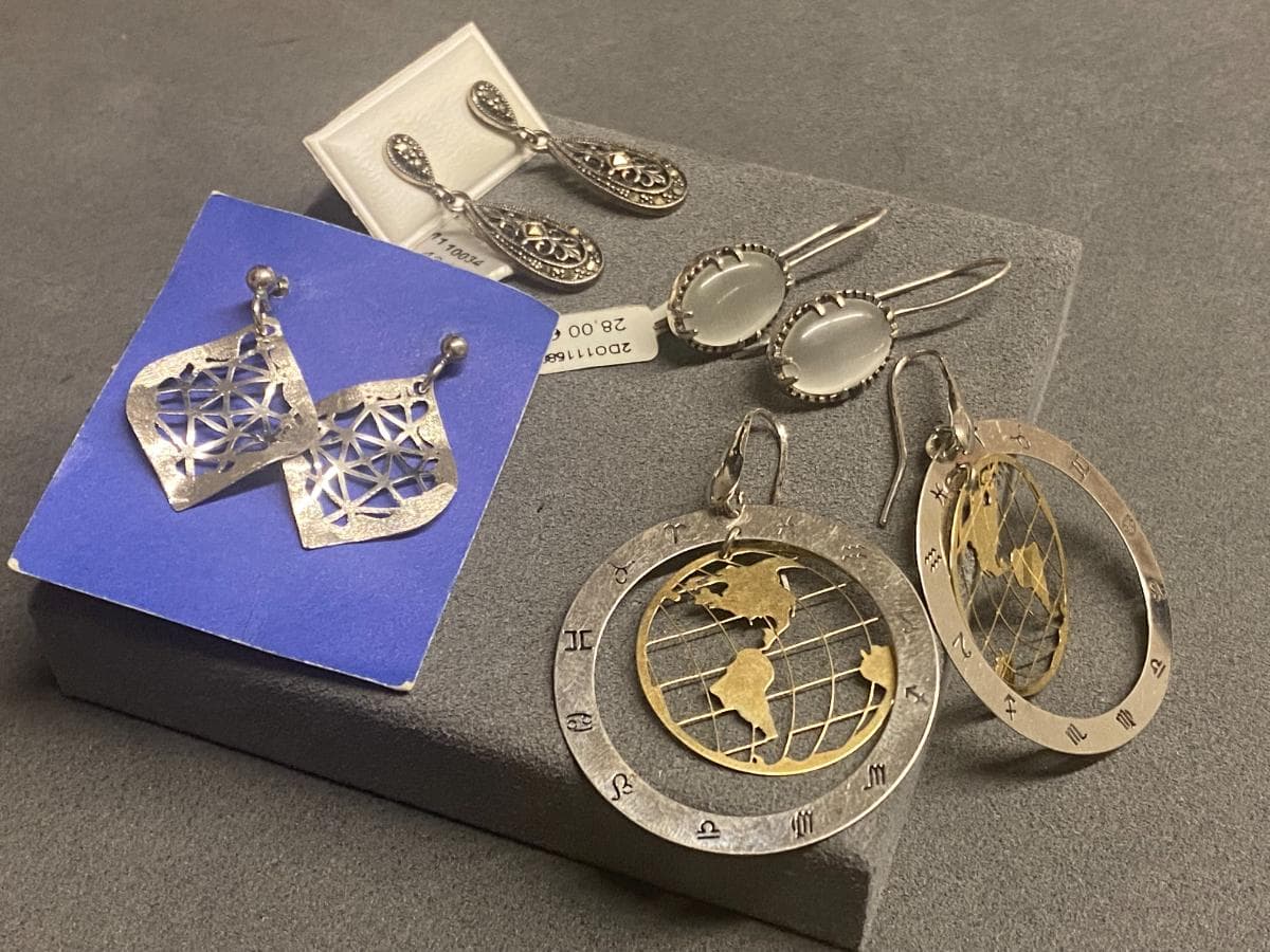 Pendientes de plata y otros materiales — imagen 2