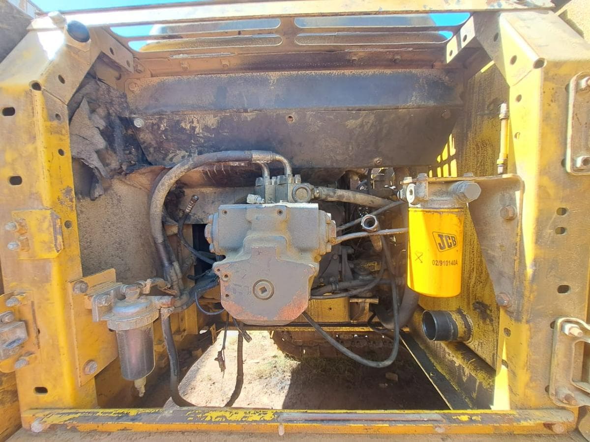 Escavadora de rastos Komatsu PC220 -7 · Samba Caju — image 15