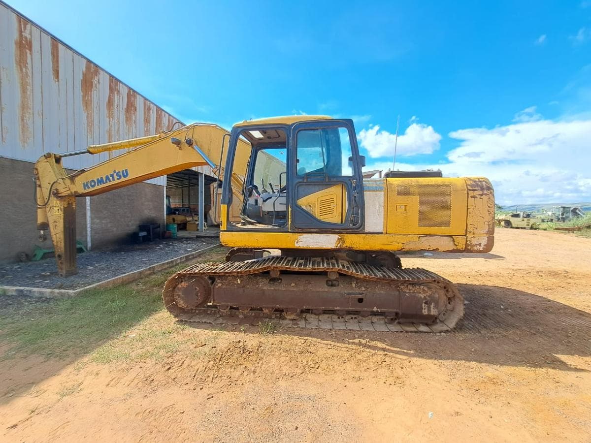 Escavadora de rastos Komatsu PC220 -7 · Samba Caju — imagen 3