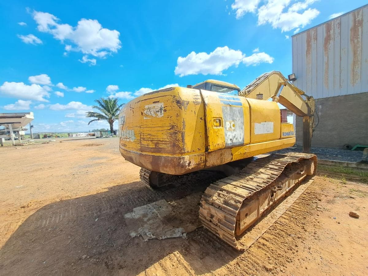 Escavadora de rastos Komatsu PC220 -7 · Samba Caju — imagen 8