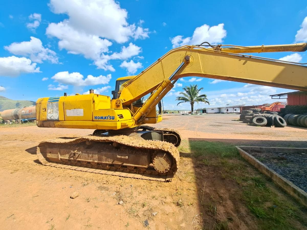 Escavadora de rastos Komatsu PC220 -7 · Samba Caju — imagen 9
