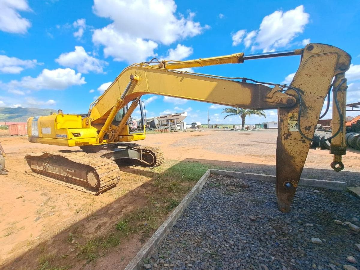 Escavadora de rastos Komatsu PC220 -7 · Samba Caju — imagen 14