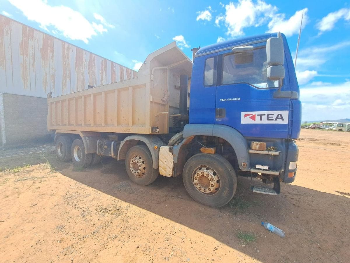 Camião basculante MAN TGA 41400 · Samba Caju — imagen 6