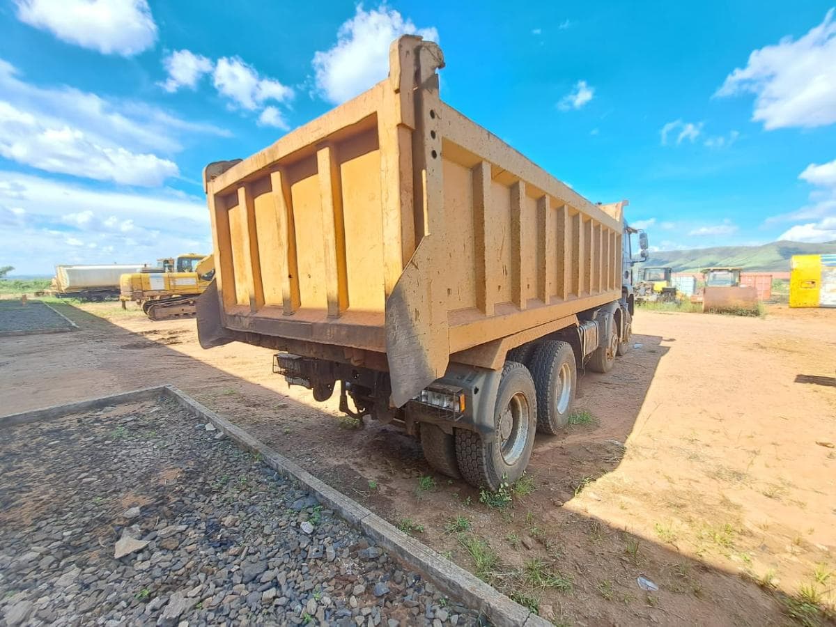 Camião basculante MAN TGA 41400 · Samba Caju — imagen 11