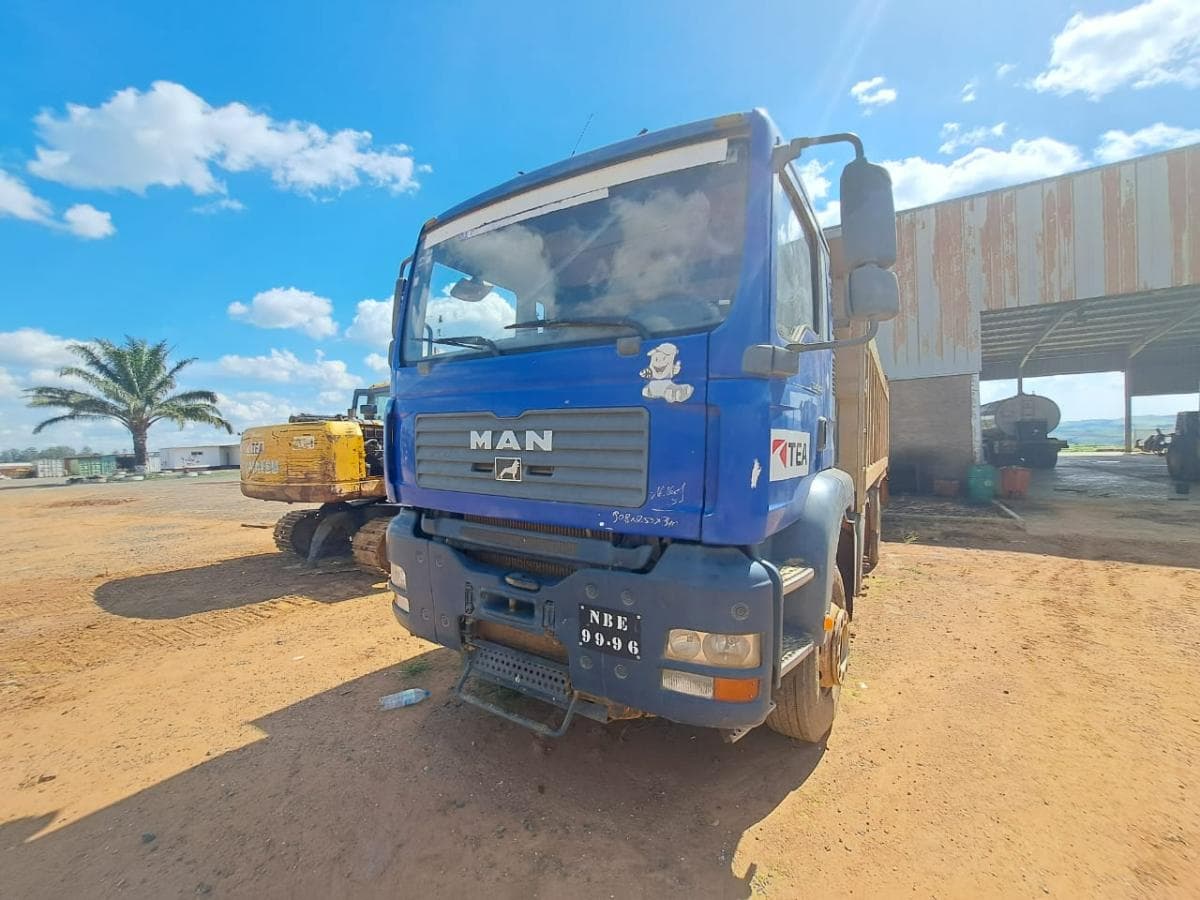 Camião basculante MAN TGA 41400 · Samba Caju — imagen 1