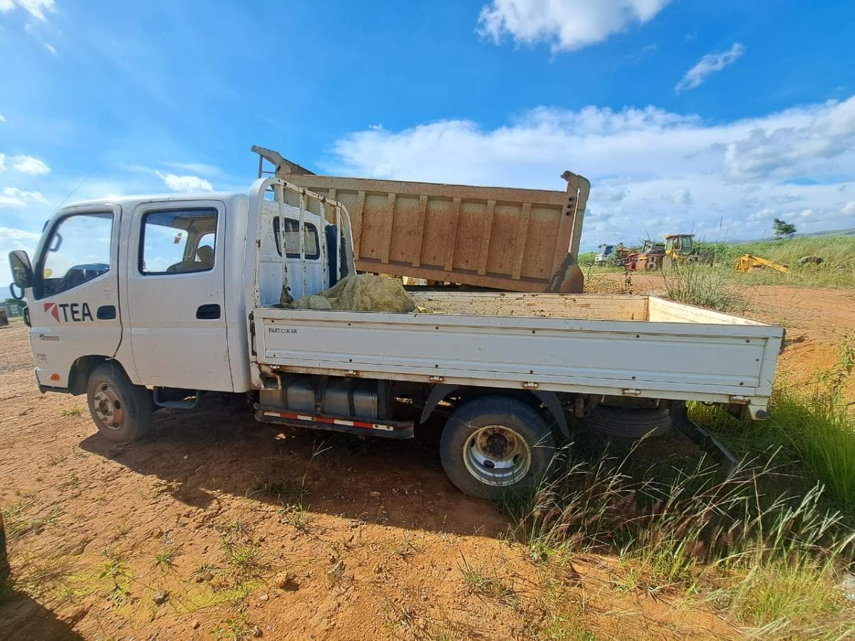 Veículo basculante FOTON Alimark  · Samba Caju — imagen 2