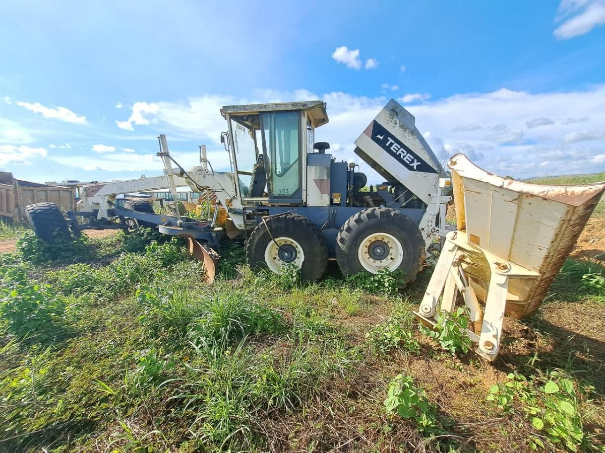 Motoniveladora Terex TG 230 · Samba Caju — image 4