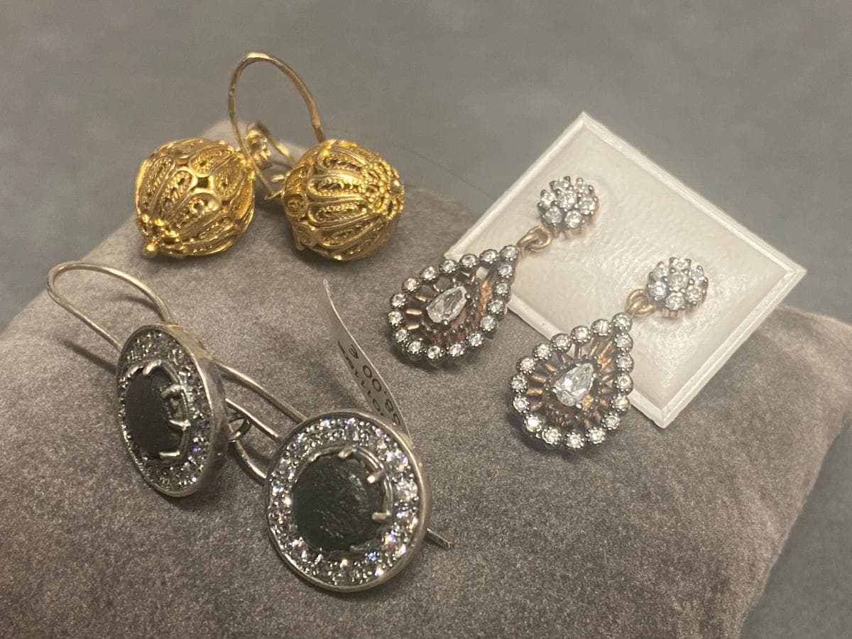 Boucles d'oreilles en argent et autres matériaux — image 4