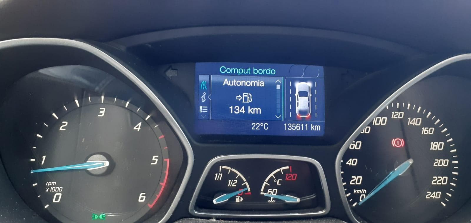 Ford Focus 1.6 TDCI · Ano 2013 — image 17