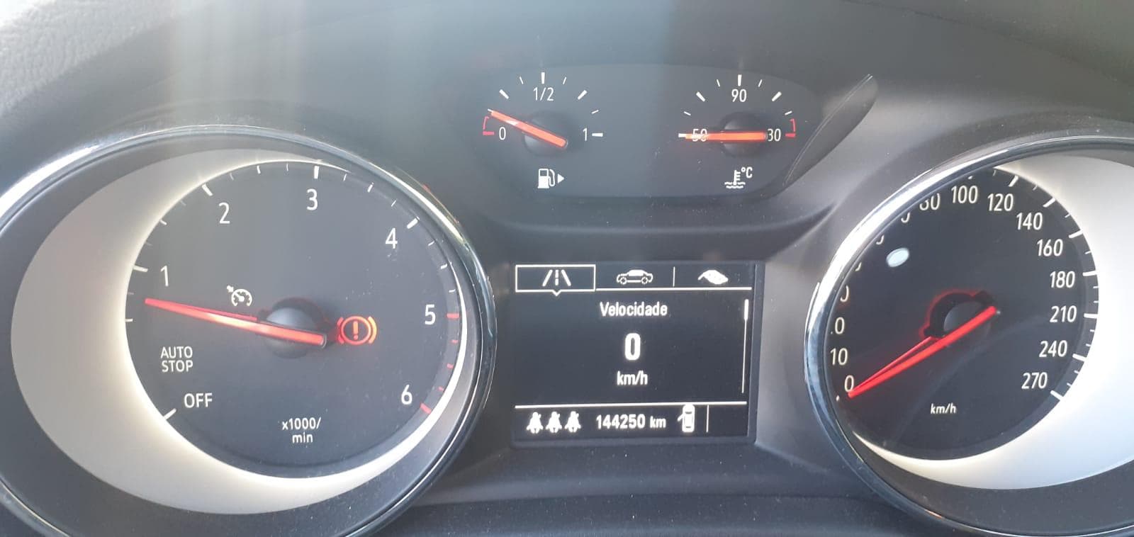 Opel Astra 1.6 CDTI · Ano 2017 — imagem 17