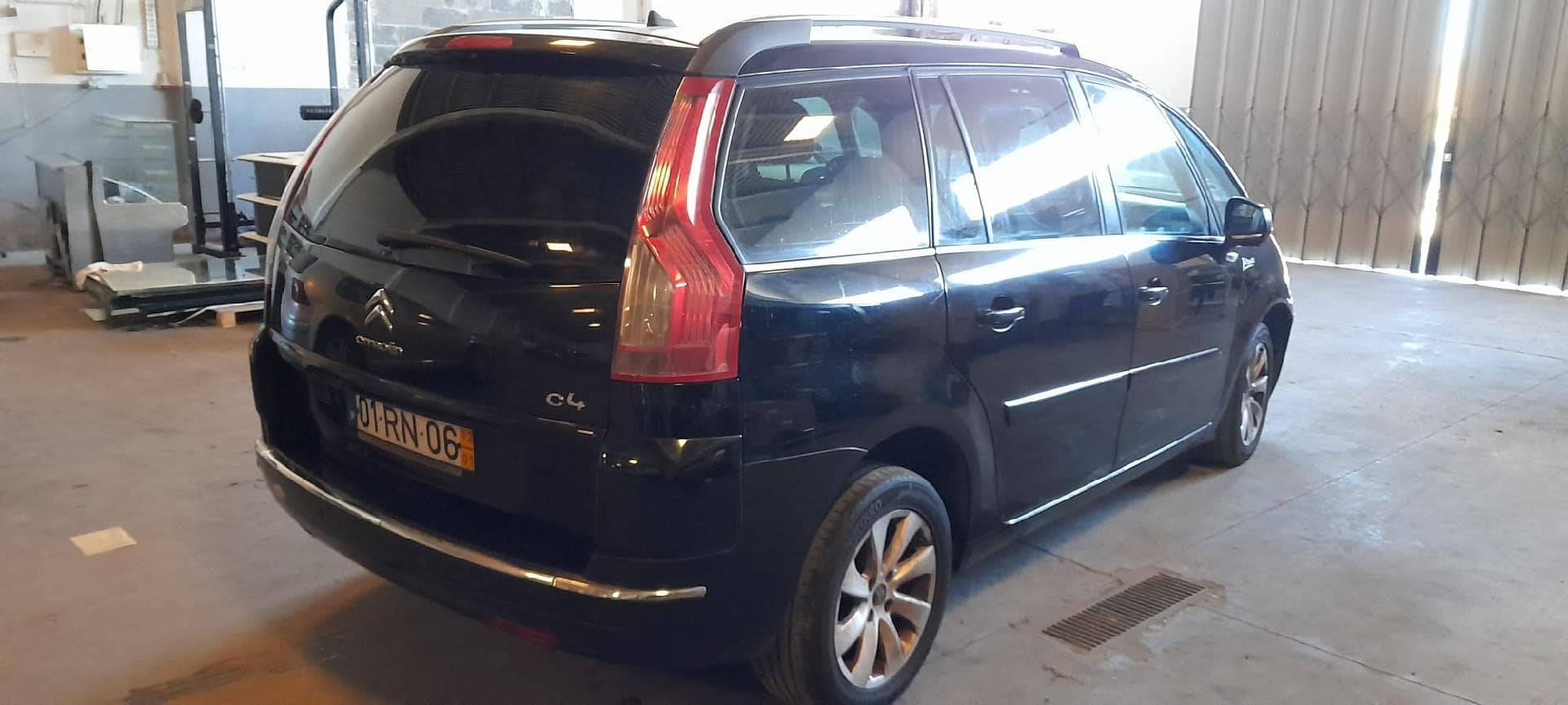 Citroën C4 Grand Picasso 1.6 HDI · Ano 2012 — imagen 8