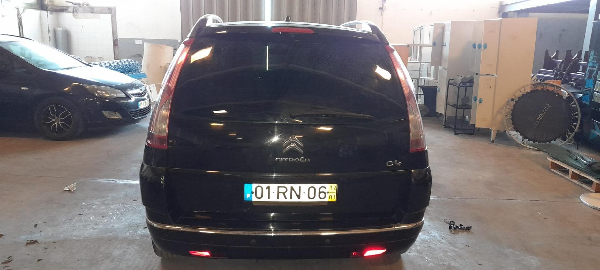 Citroën C4 Grand Picasso 1.6 HDI · Ano 2012 — imagen 9