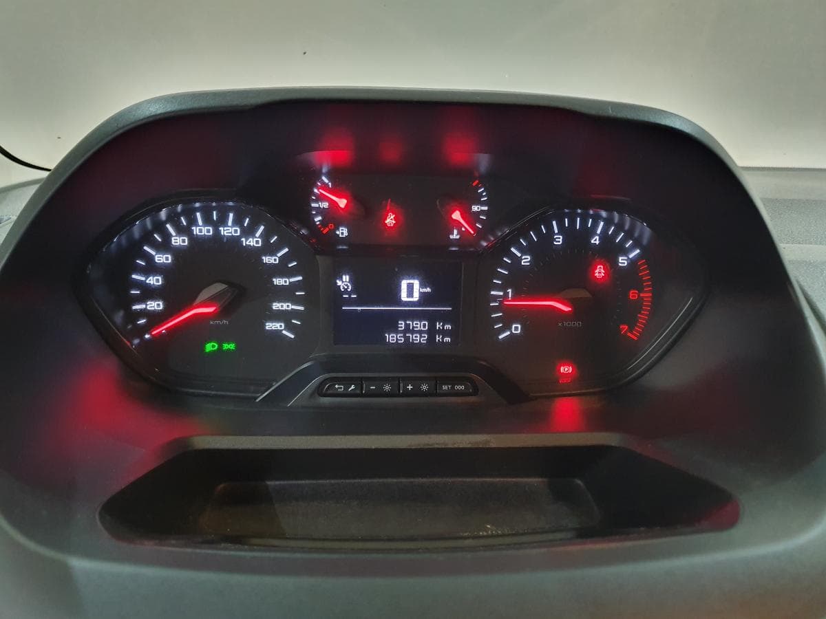 Peugeot Partner 1.5 HDI · Ano 2020 — imagen 33