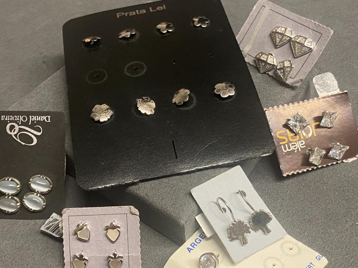 Boucles d'oreilles en argent et autres matériaux — image 4