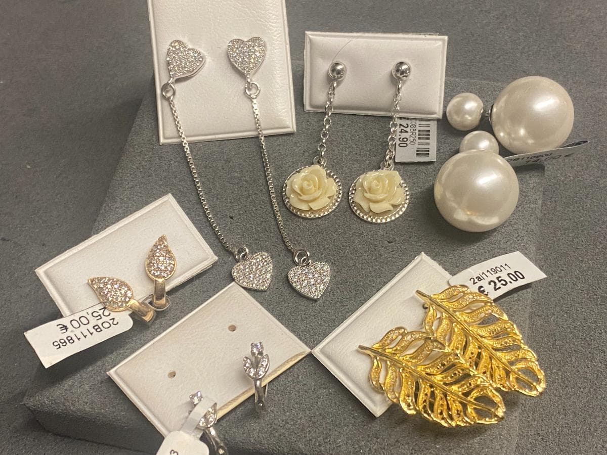 Pendientes de plata y otros materiales — imagen 1