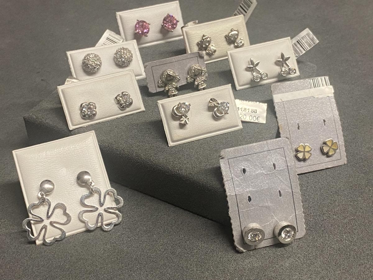 Boucles d'oreilles en argent et autres matériaux — image 4