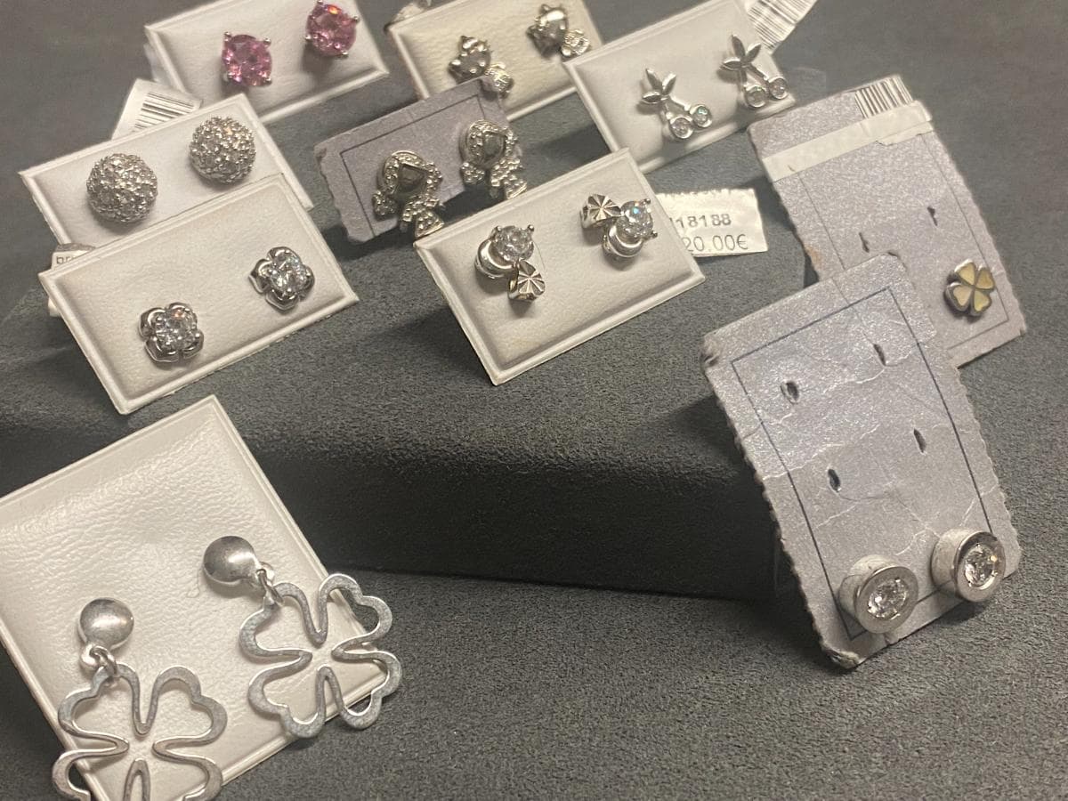 Boucles d'oreilles en argent et autres matériaux — image 5
