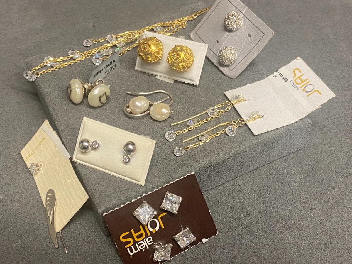 Boucles d'oreilles en argent et autres matériaux — image 5
