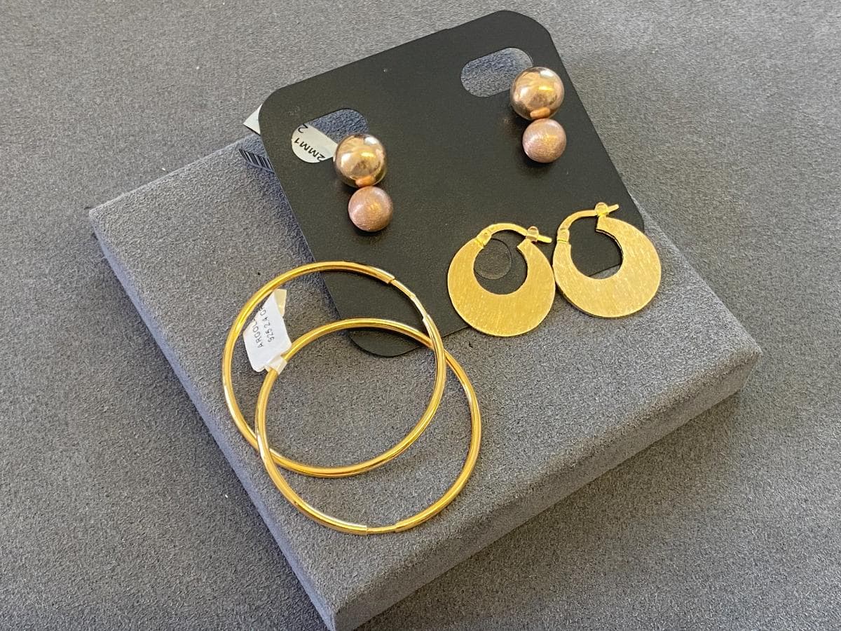 Boucles d'oreilles en argent et autres matériaux — image 1