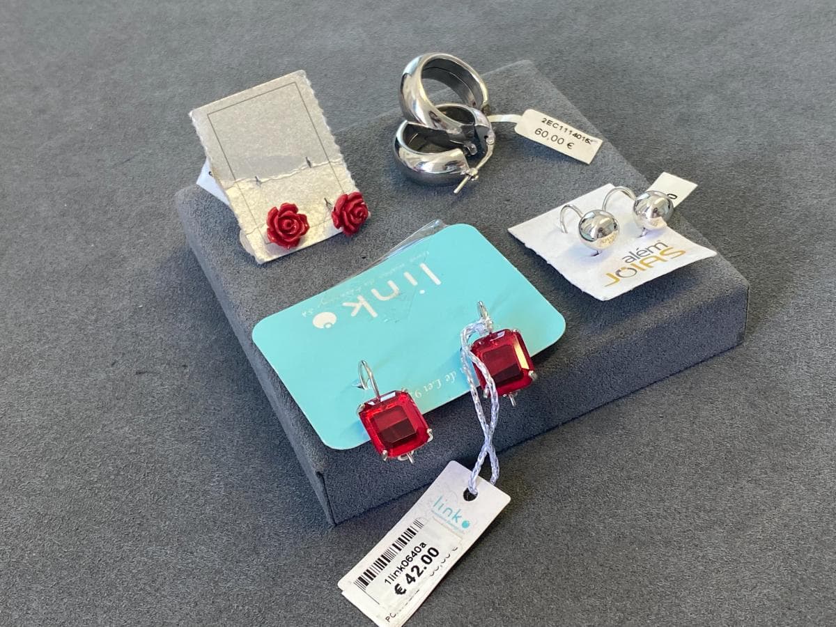 Pendientes de plata y otros materiales — imagen 1