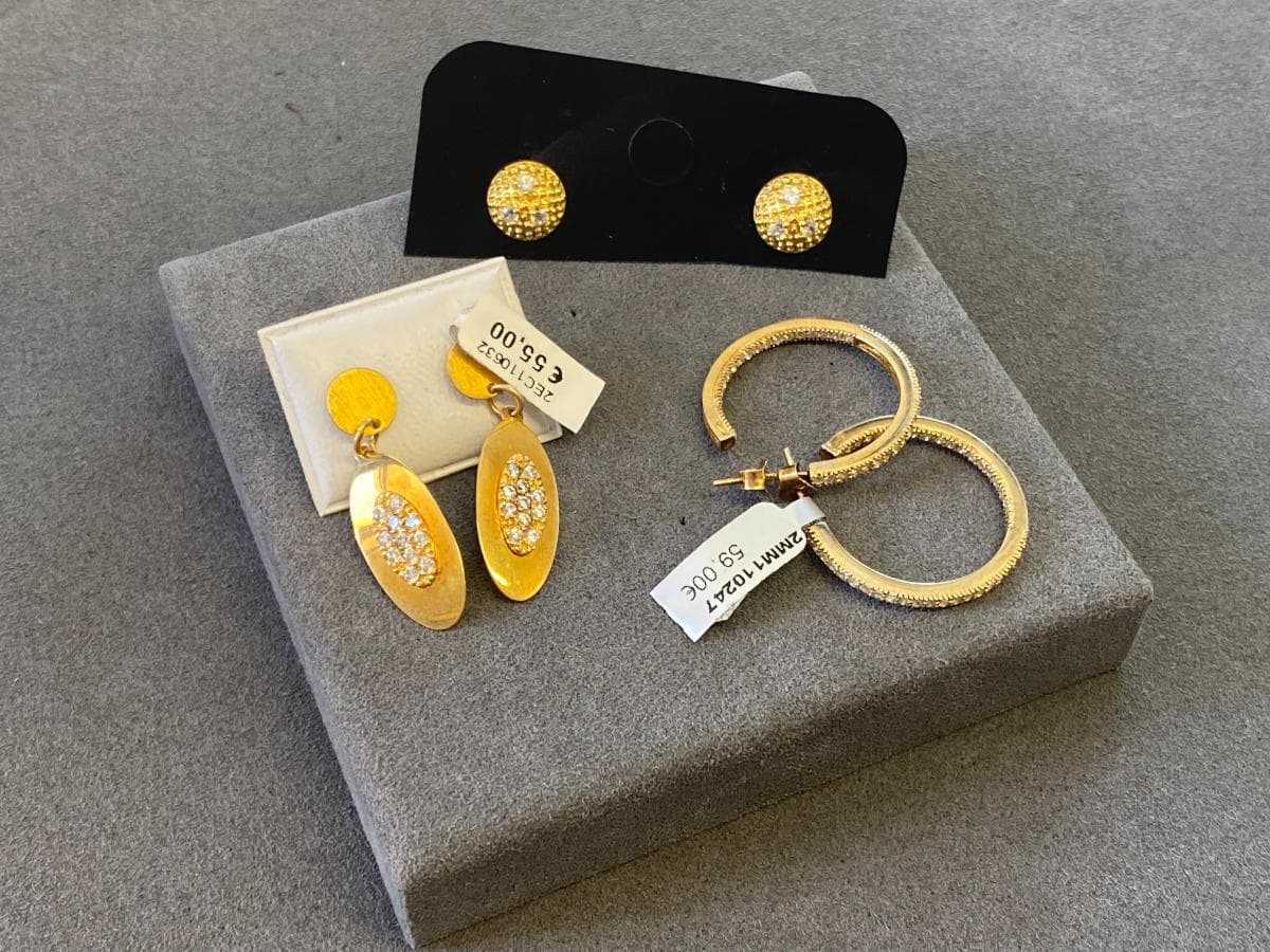 Pendientes de plata y otros materiales — imagen 1