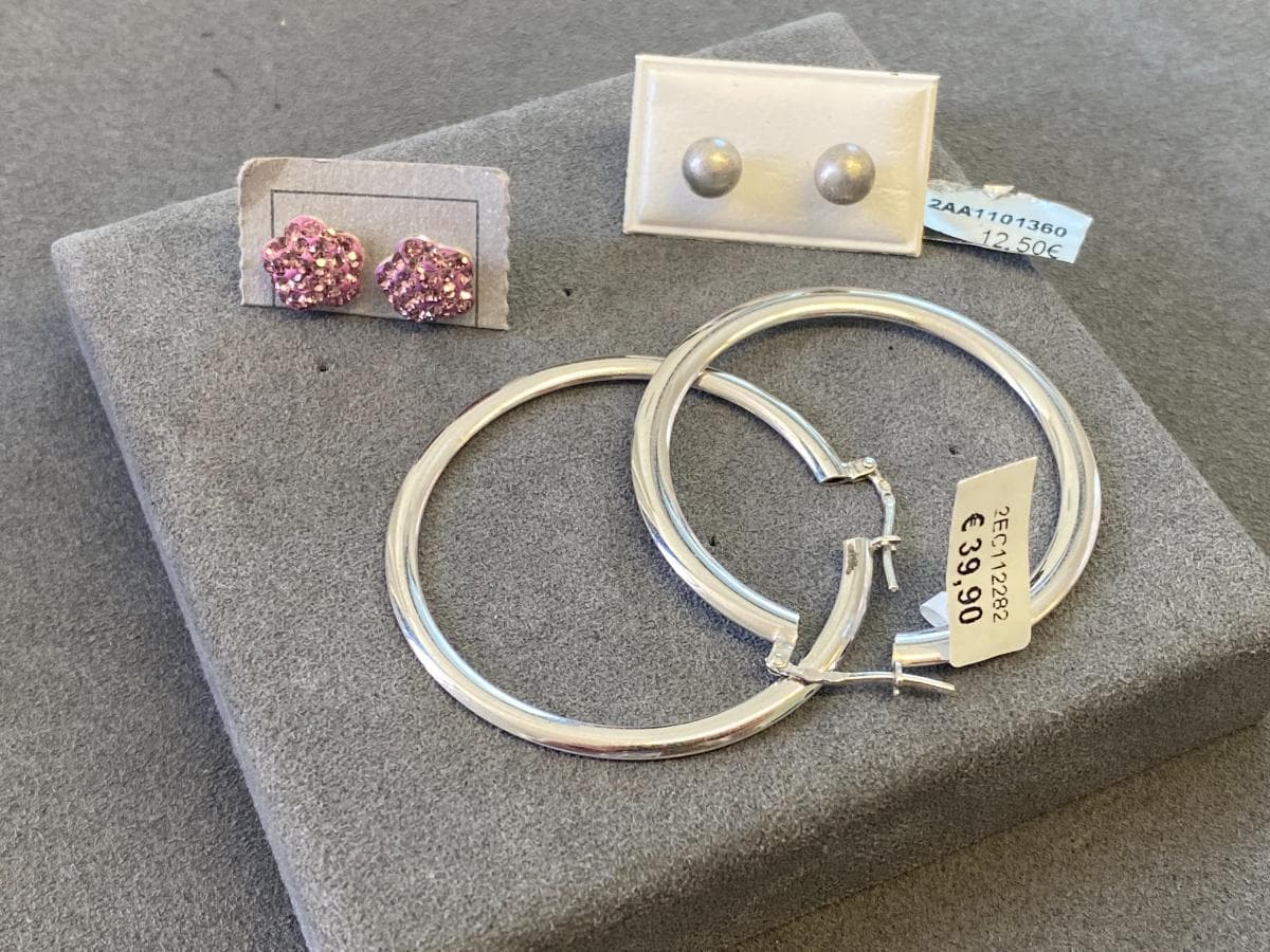 Pendientes de plata y otros materiales — imagen 1