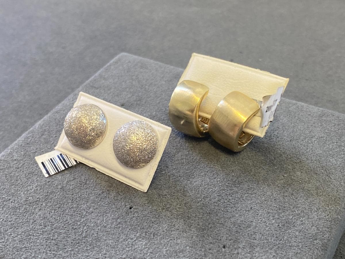 Pendientes de plata y otros materiales — imagen 1