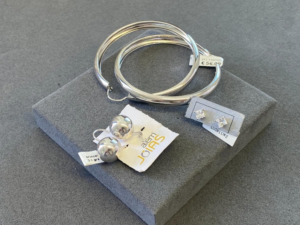 Pendientes de plata y otros materiales — imagen 1