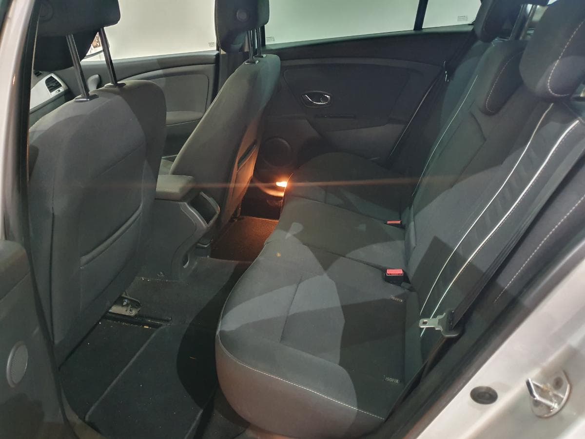 Renault Mégane 1.5 DCI · Año 2012 — imagen 23