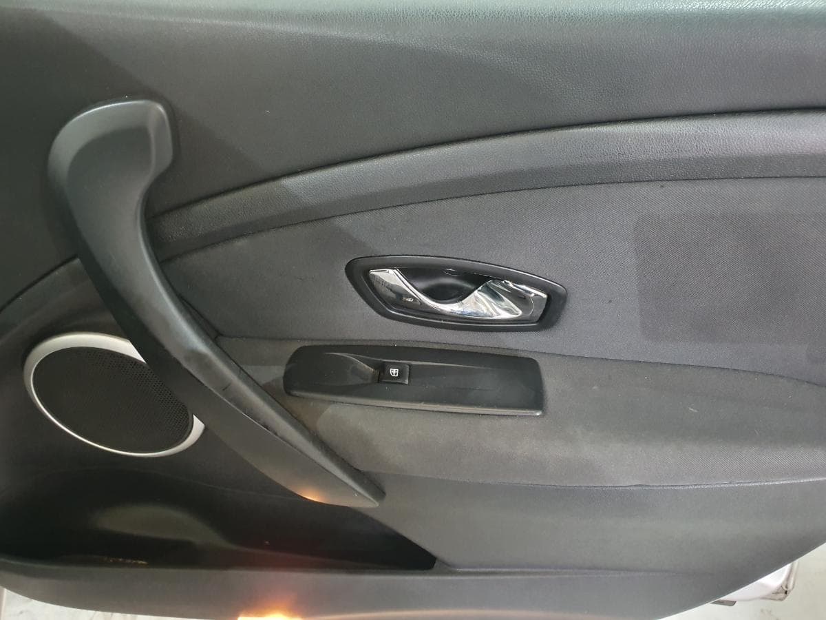 Renault Mégane 1.5 DCI · Año 2012 — imagen 26