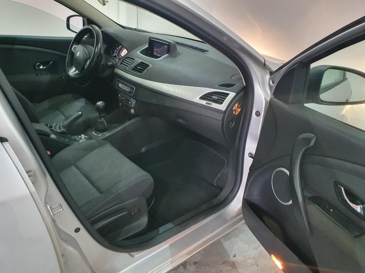 Renault Mégane 1.5 DCI · Año 2012 — imagen 27