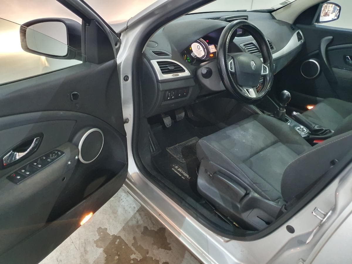 Renault Mégane 1.5 DCI · Año 2012 — imagen 22