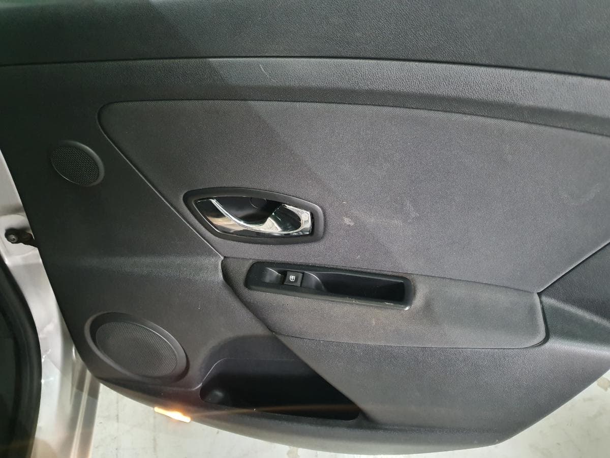 Renault Mégane 1.5 DCI · Año 2012 — imagen 30