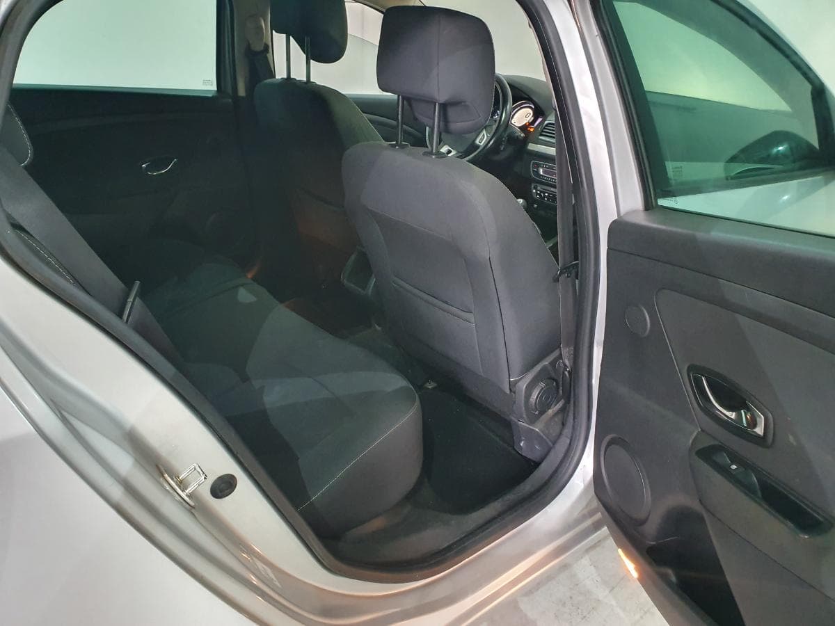 Renault Mégane 1.5 DCI · Año 2012 — imagen 31