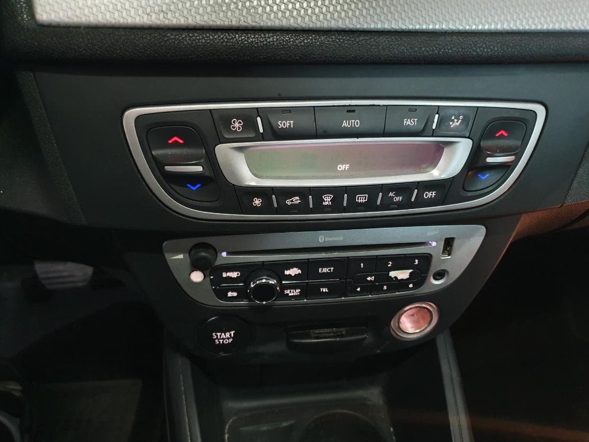 Renault Mégane 1.5 DCI · Año 2012 — imagen 32