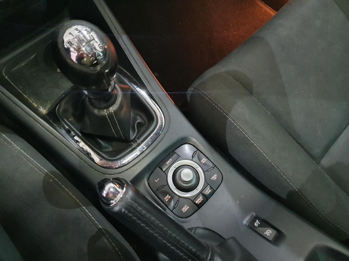 Renault Mégane 1.5 DCI · Año 2012 — imagen 34