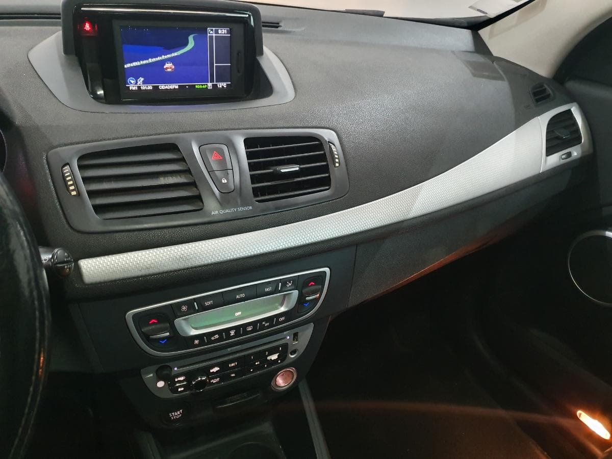 Renault Mégane 1.5 DCI · Año 2012 — imagen 35