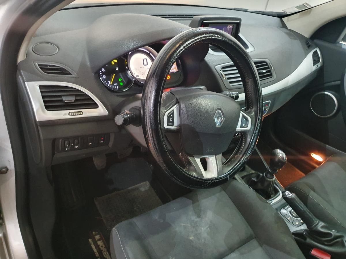 Renault Mégane 1.5 DCI · Año 2012 — imagen 39