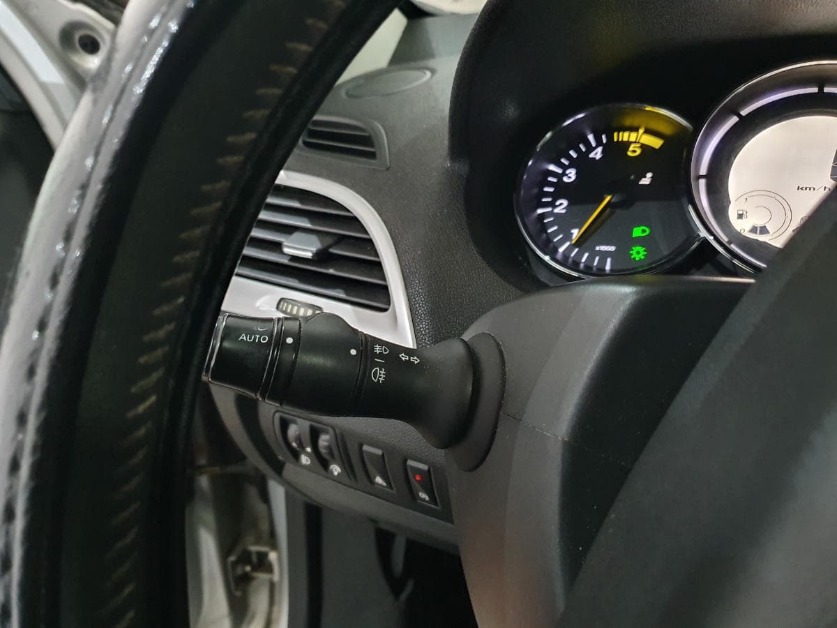 Renault Mégane 1.5 DCI · Año 2012 — imagen 41