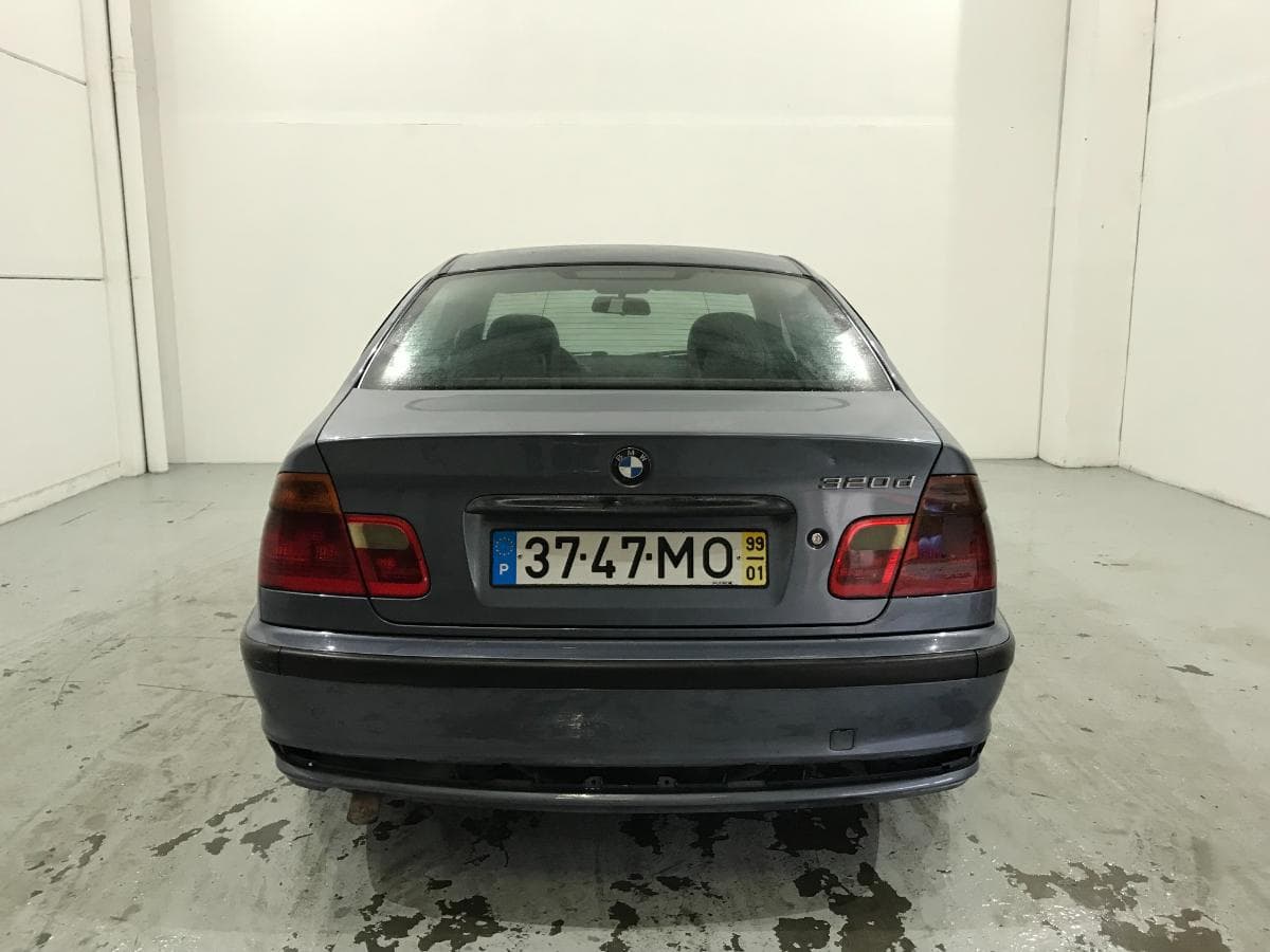 BMW 320D · Ano 1999 — image 8