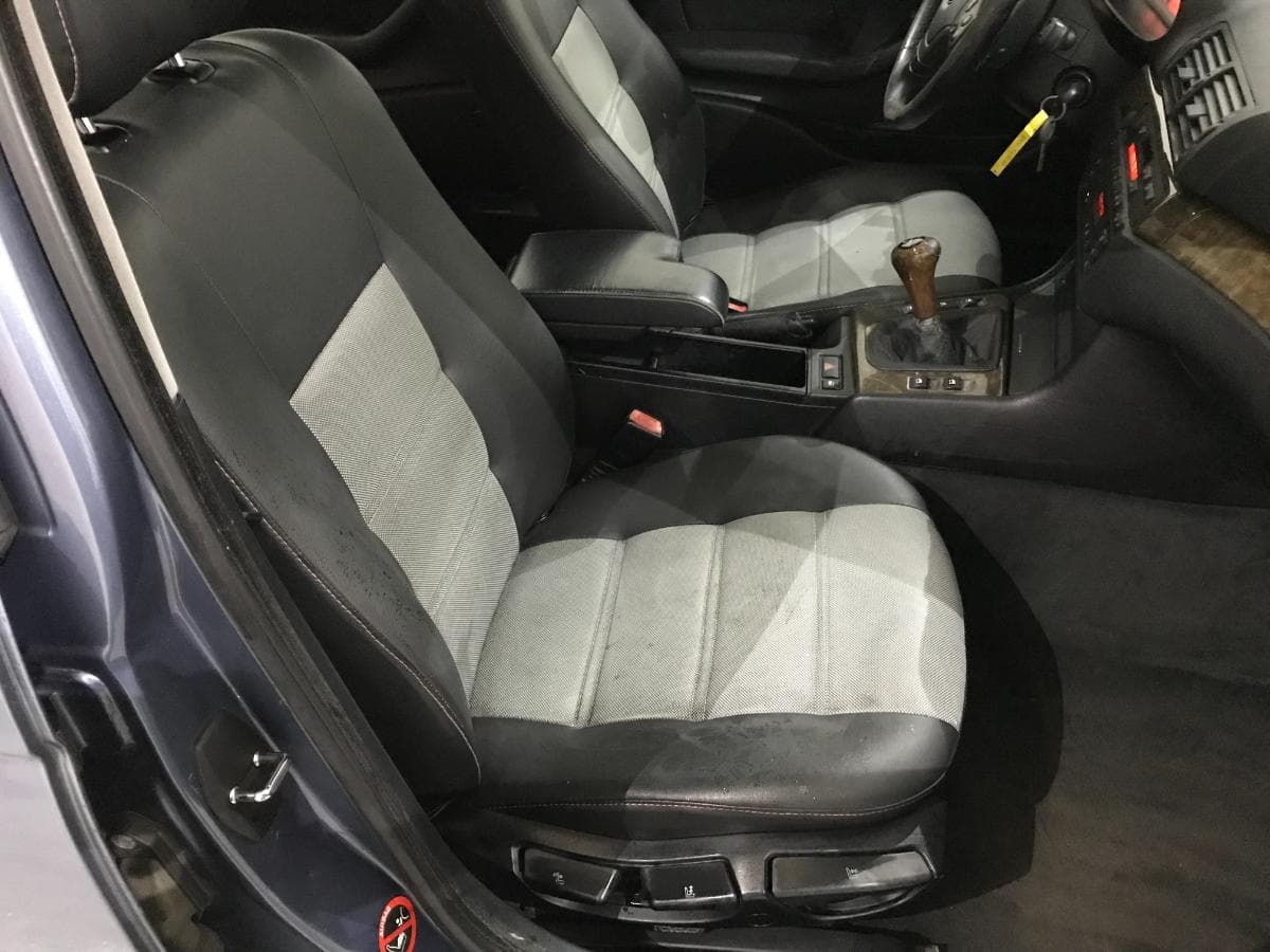 BMW 320D · Ano 1999 — image 31
