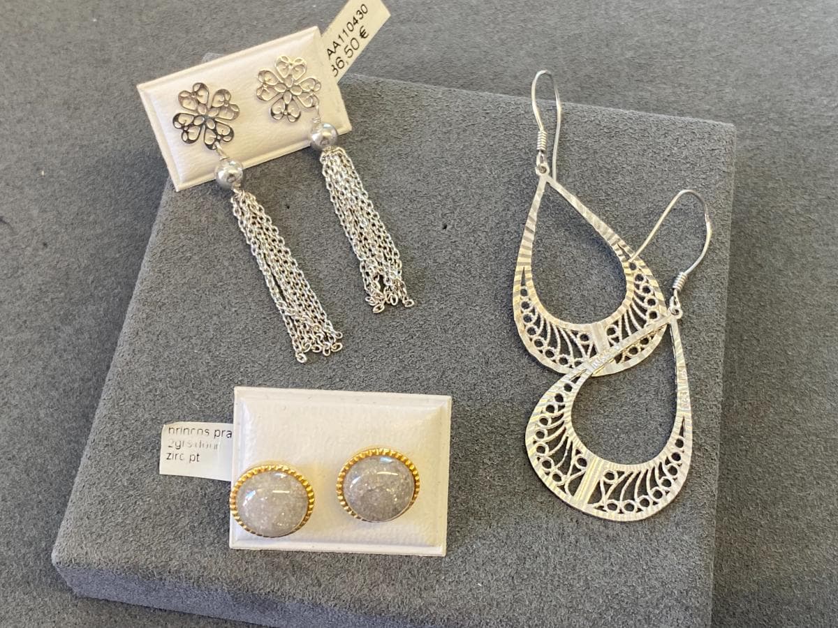 Pendientes de plata y otros materiales — imagen 1