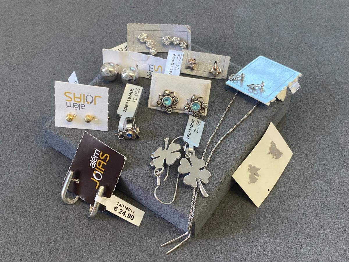 Pendientes de plata y otros materiales — imagen 1