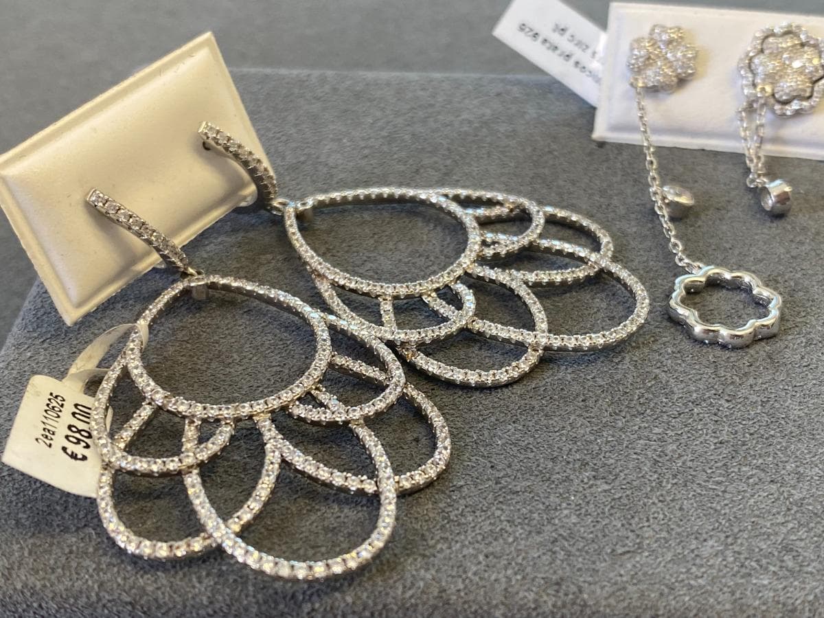 Pendientes de plata y otros materiales — imagen 2