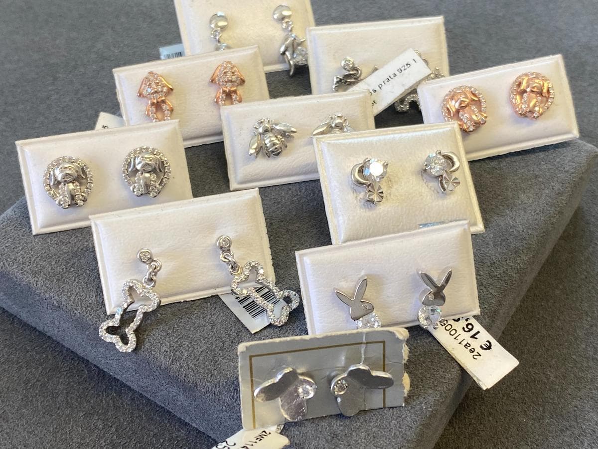 Earrings in silver and other materials — image 4
