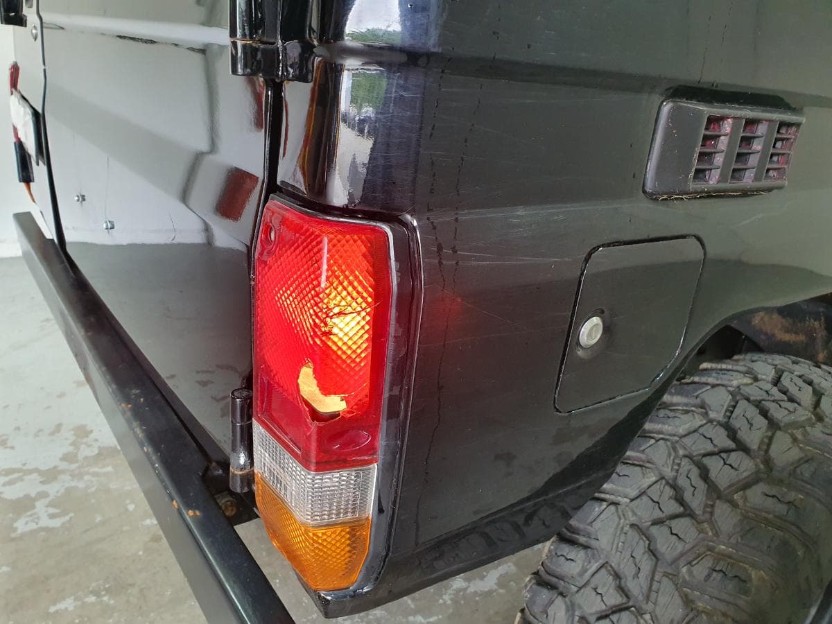 Toyota Land Cruiser 250 · Ano 1988 — image 15