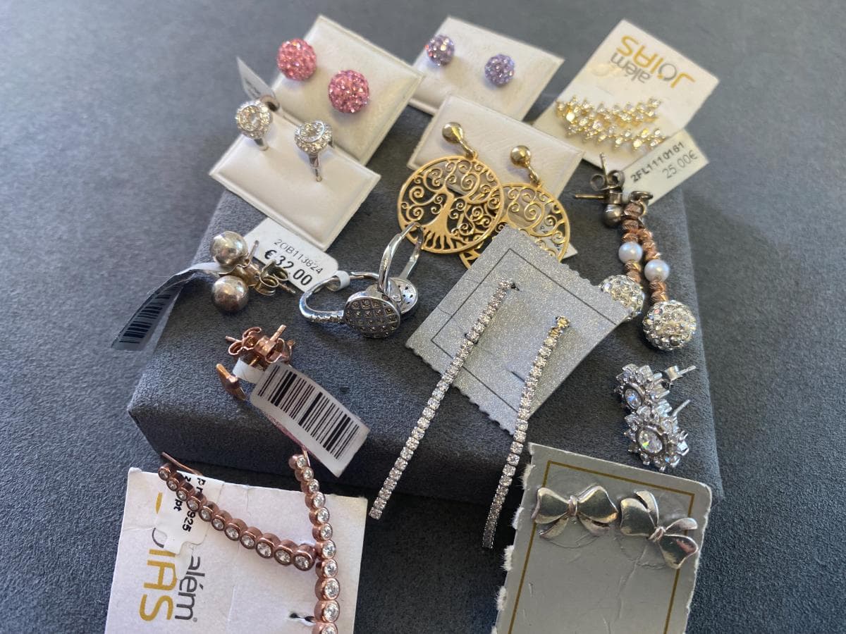 Earrings in silver and other materials — image 4